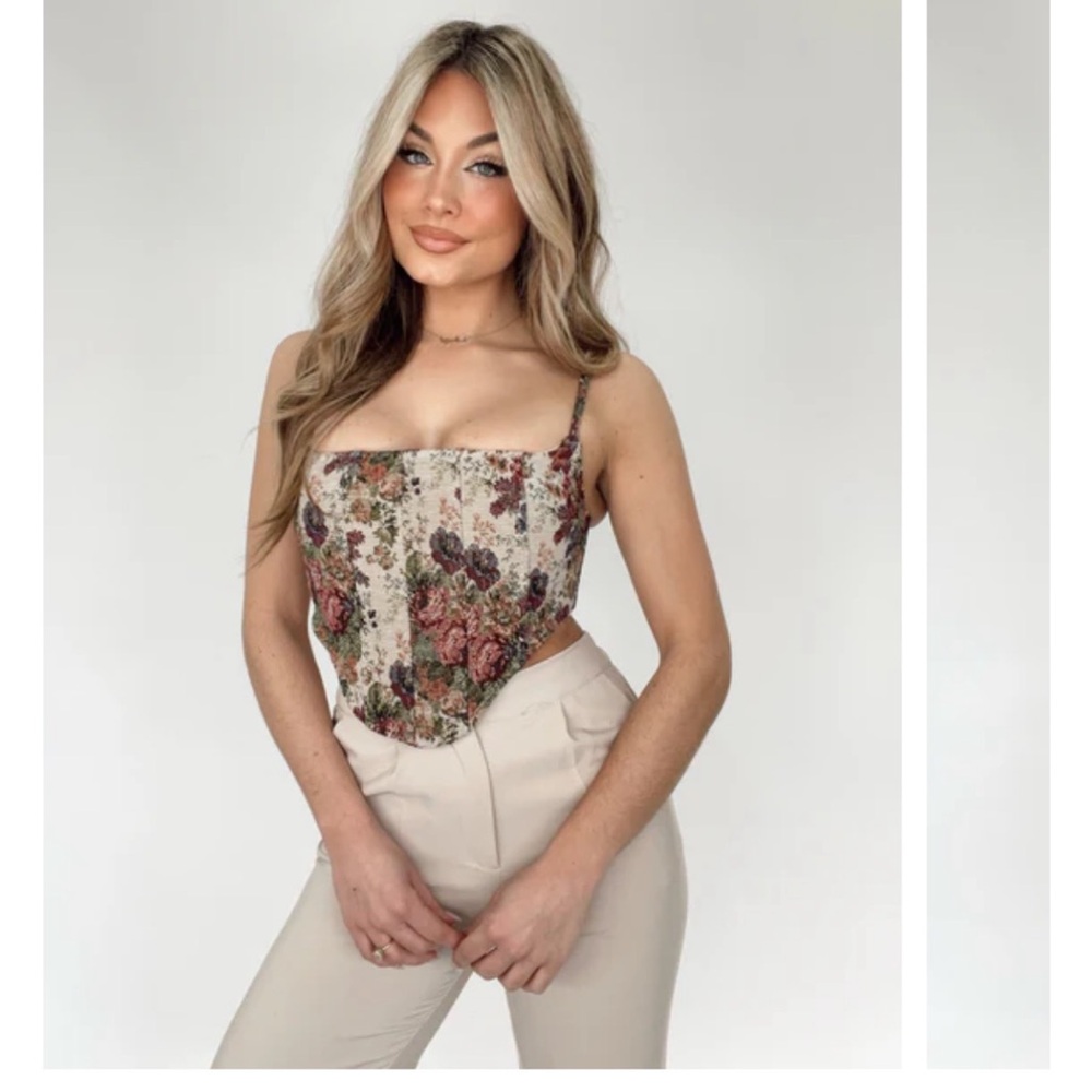 Lane 201 “All About Romance” Top